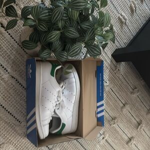 Stan Smiths: white and green